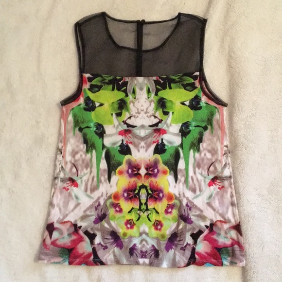 Floral Sleeveless Top - Picture 2 of 6